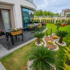 Апарт-отель Lara Marine Homes